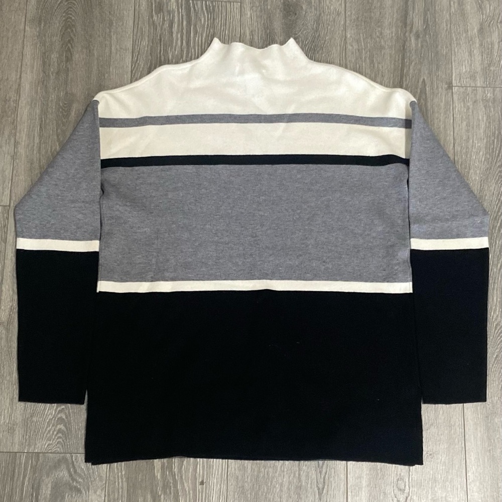 NWOT CYNTHIA ROWLEY White, Grey, and Black Striped mock turtle neck sweater